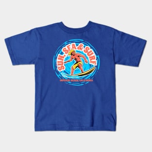 Vintage Sun, Sea & Surf Imperial Beach, California // Retro Surfing // Surfer Catching Waves Kids T-Shirt
